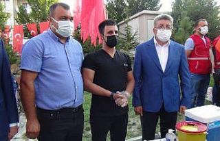 Van’da cami ve mezarlıklarda aşı standı kuruldu