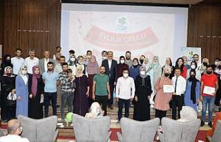 Van’da ‘Evlilik okulu’ eğitimlerine katılan...