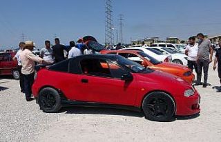 Van’da Kurban Bayramı öncesi açık oto pazarına...