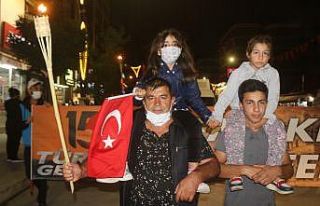 Van’da meşaleli 15 Temmuz yürüyüşü