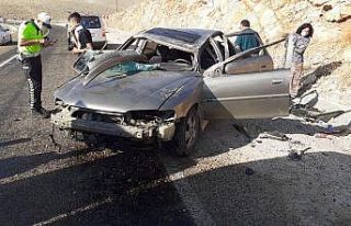 Virajı alamayan otomobil takla attı: 5 yaralı