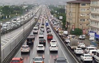 Yağış trafiği kilitledi, yüzde 69’a çıktı