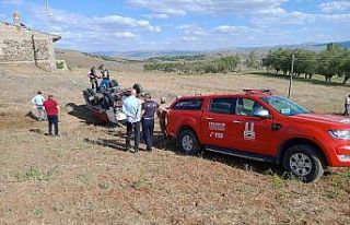 Yakıt ikmal tankı şarampole yuvarlandı: 1 ölü,...