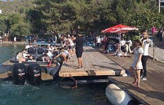 Yangın bölgesindeki oteller tahliye ediliyor