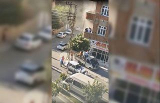 Yangında mahsur kalanlara mahalleliden kurtarma operasyonu