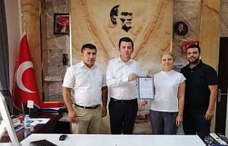 Yatırımını tamamlayan firmalara tapuları veriliyor