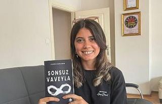Yazar Cansu Giresun "Sonsuz Vaveyla" kitabını...