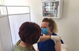 Yeşilyurt’ta belediye personeli aşılanıyor