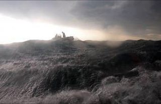 Youtube kanalı için video çekerken denizin ortasında...