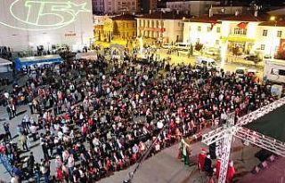 Yozgat’ta vatandaşlar demokrasi nöbet için meydanlara...