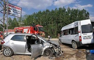 Yüksekova’da trafik kazası: 9 yaralı