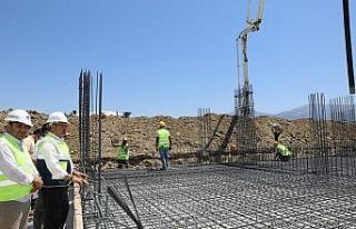 Yunusemre Belediyesinden Muradiye’ye FİFA standartlarında...