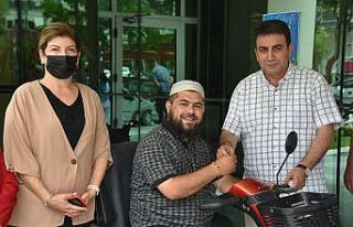 Yunusemre ile engelleri aşıyorlar