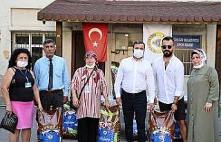 Yüreğir Belediyesinden “Can Dostlara” mama desteği