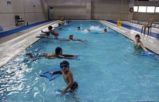 Yüzmede antrenmanlar devam ediyor