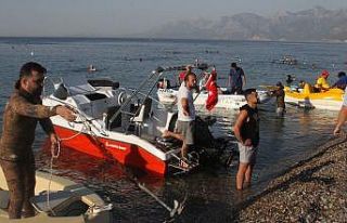 Zehirli aslan balığını yakalamak için yarıştılar,...