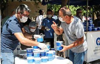 10 bin kişilik aşure kısa sürede tükendi