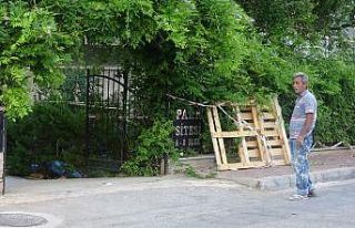 12 metre yükseklikteki iskeleden düşen işçi hayatını...