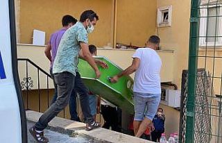 15 gün önce döndüğü evinde cesedini annesi buldu