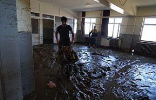 1 hafta sonra tadilata girecek olan Özlüce Ortaokulu’da...