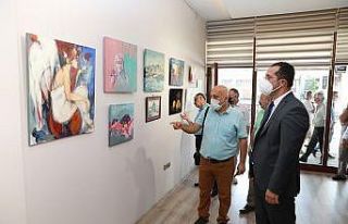 30 ressam, resimlerini yanan ormanlar için çizdi