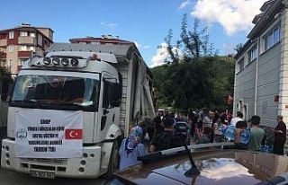 30 saatlik yolculuğun sonunda yardımlar Türkeli’ye...