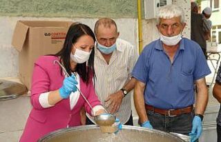 5 bin kişiye aşure ikramı yapıldı