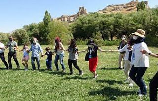 68 ülkenin büyükelçi ve diplomatları Van Kalesi...