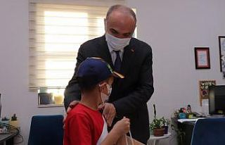 800 öğrenciye kırtasiye çeki dağıtılacak