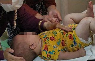 9 yaşındaki otizm hastası çocuk 7 aylık kardeşini...