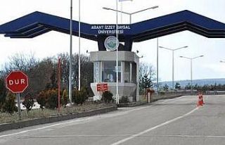 9 yıldır öğrencisi olmayan fakültede dekan ve...