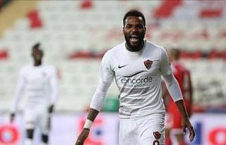 Aaron Boupendza resmen Al-Arabi’de