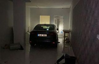 Acemi sürücü iş yerine daldı
