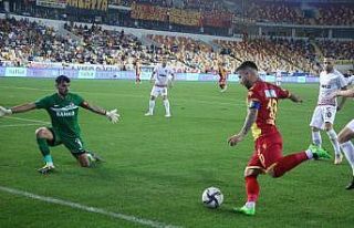Adem Büyük, Yeni Malatyaspor formasıyla 100. maçına...