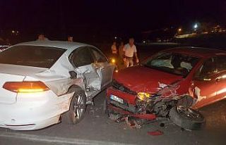 Adıyaman’da iki otomobil çarpıştı: 4 yaralı