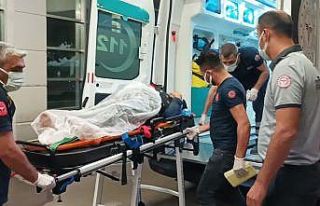 Adıyaman’da otomobil ile hafif ticari araç çarpıştı:...