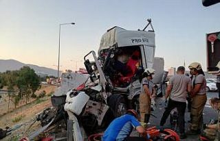 Adres tarifi için durdurulan tıra başka bir tır...