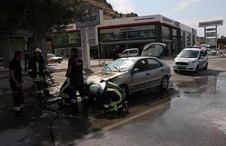 Afyonkarahisar’da araç yangını ucuz atlatıldı