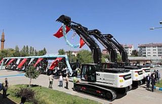 Ağrı İl Özel İdaresi filosuna 12 yeni iş makinası...