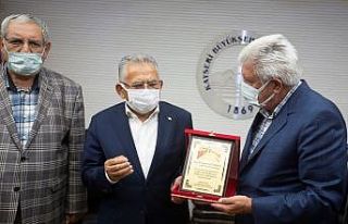 “Ahi Babası” başkana teşekkür plaketi