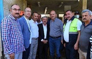 AK Parti Hakkari heyeti afet bölgesinde