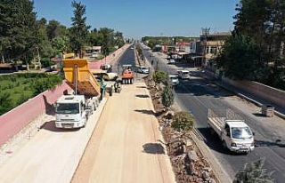 Akçakale’de üstyapı ve yol çalışmaları