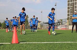 Akdeniz Belediyesi Yaz Futbol Okuluna yoğun ilgi