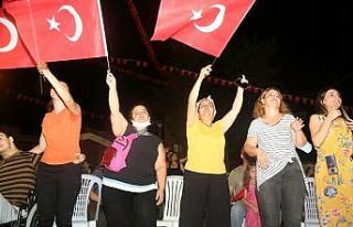 Akdeniz’de Yaz Akşamları etkinlikleri, zafer coşkusuyla...