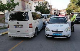 Aksaray’da kamyonet ile otomobil çarpıştı: 1...
