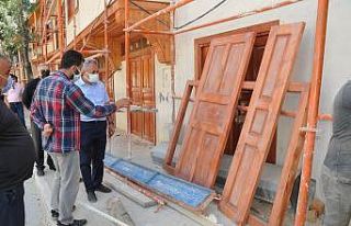 Akşehir İmaret Sokak’taki Evler Can Buluyor
