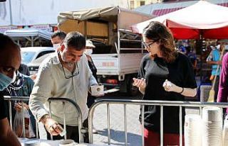 Alanya Belediyesi’nden 3 bin kişilik aşure ikramı