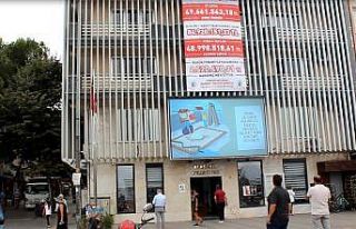 Alaşehir Belediyesi hem borç ödüyor hem de hizmet...