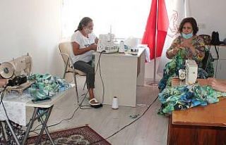 Alaşehirli kadınlar afetzedeler için dikiş makinelerinin...