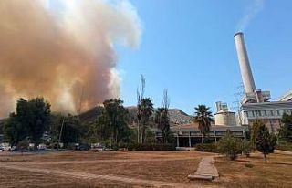 Alevler santrale yaklaştı